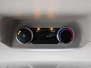 Ford Tourneo Custom 2.0 EcoBlue L1 Titanium