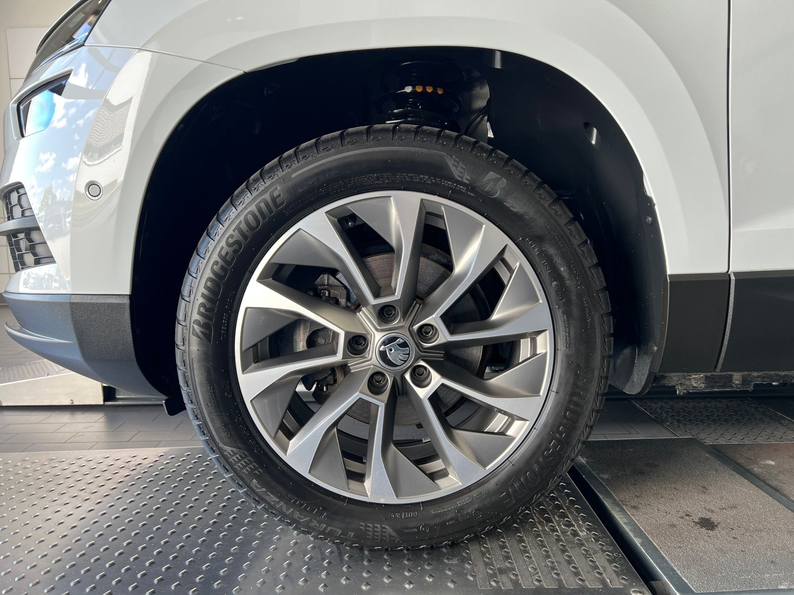Fahrzeugabbildung SKODA Karoq Clever 1.5 TSI DSG *LED,Pano,Navi,Kamera,1