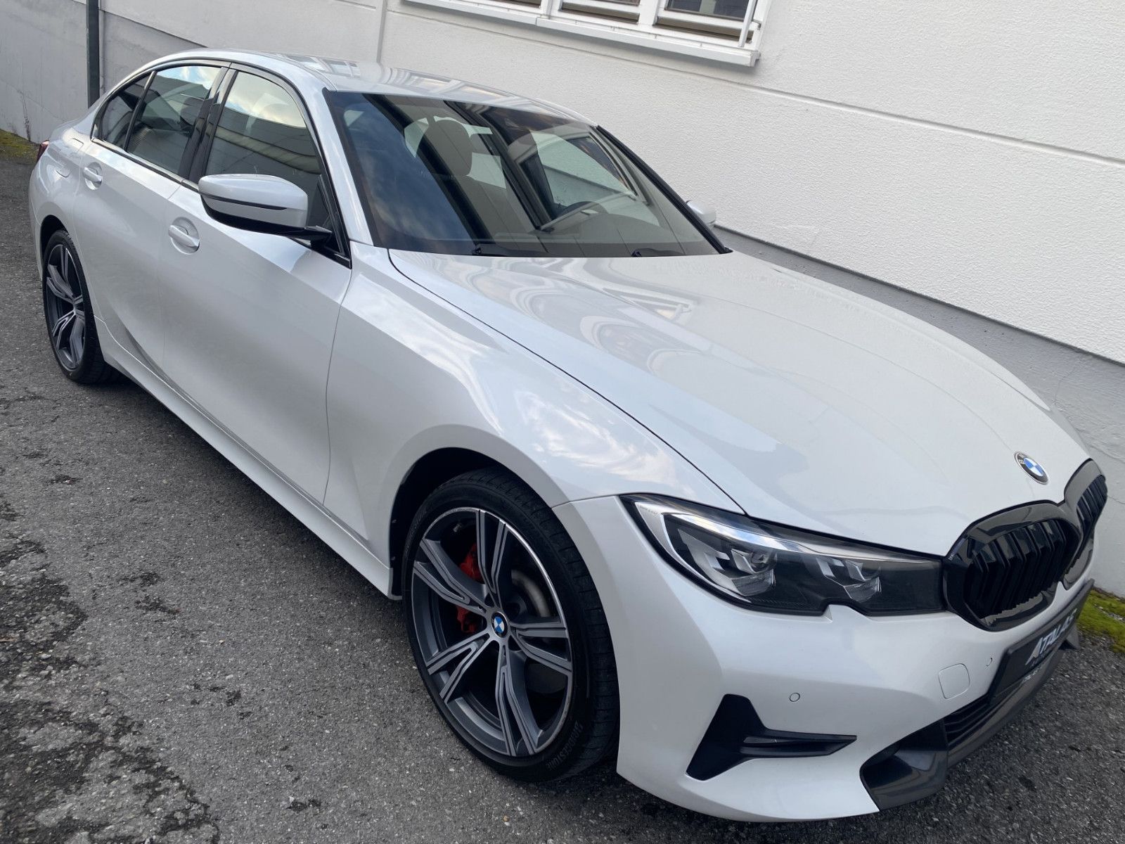 BMW 330 i Sport Line Shadow-Line*Leder-Navi-19Zoll*