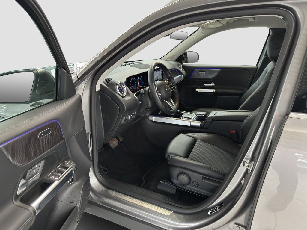 Fahrzeugabbildung Mercedes-Benz EQB 300 4MATIC Progressive*360 Grad*PDC*18 Zoll