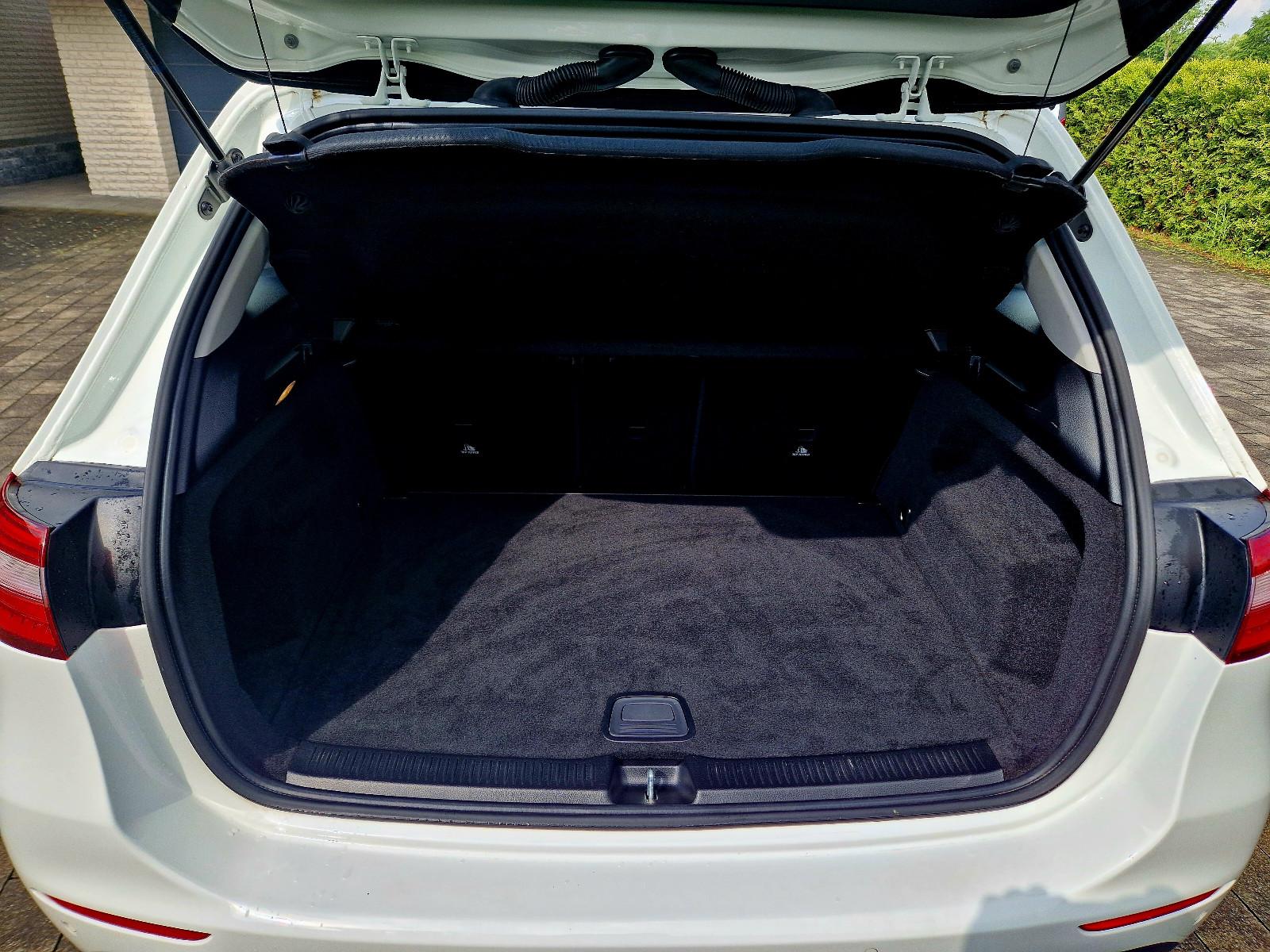 Mercedes-Benz B 180 (Automatik, Teilleder, Navi)