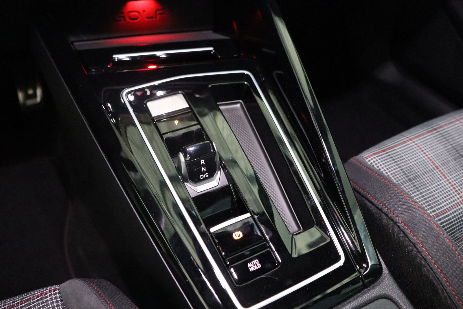 Fahrzeugabbildung Volkswagen Golf VIII GTI DSG ACC DAB LED-Plus Navi Keyless