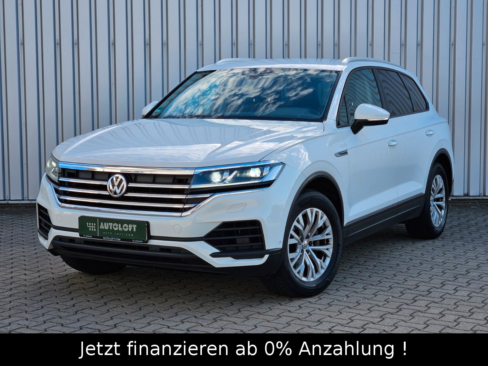 Volkswagen Touareg - 1