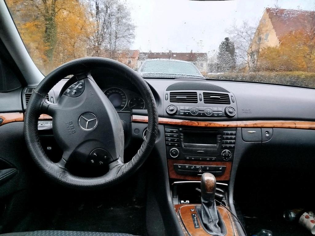 Mercedes-Benz E 270