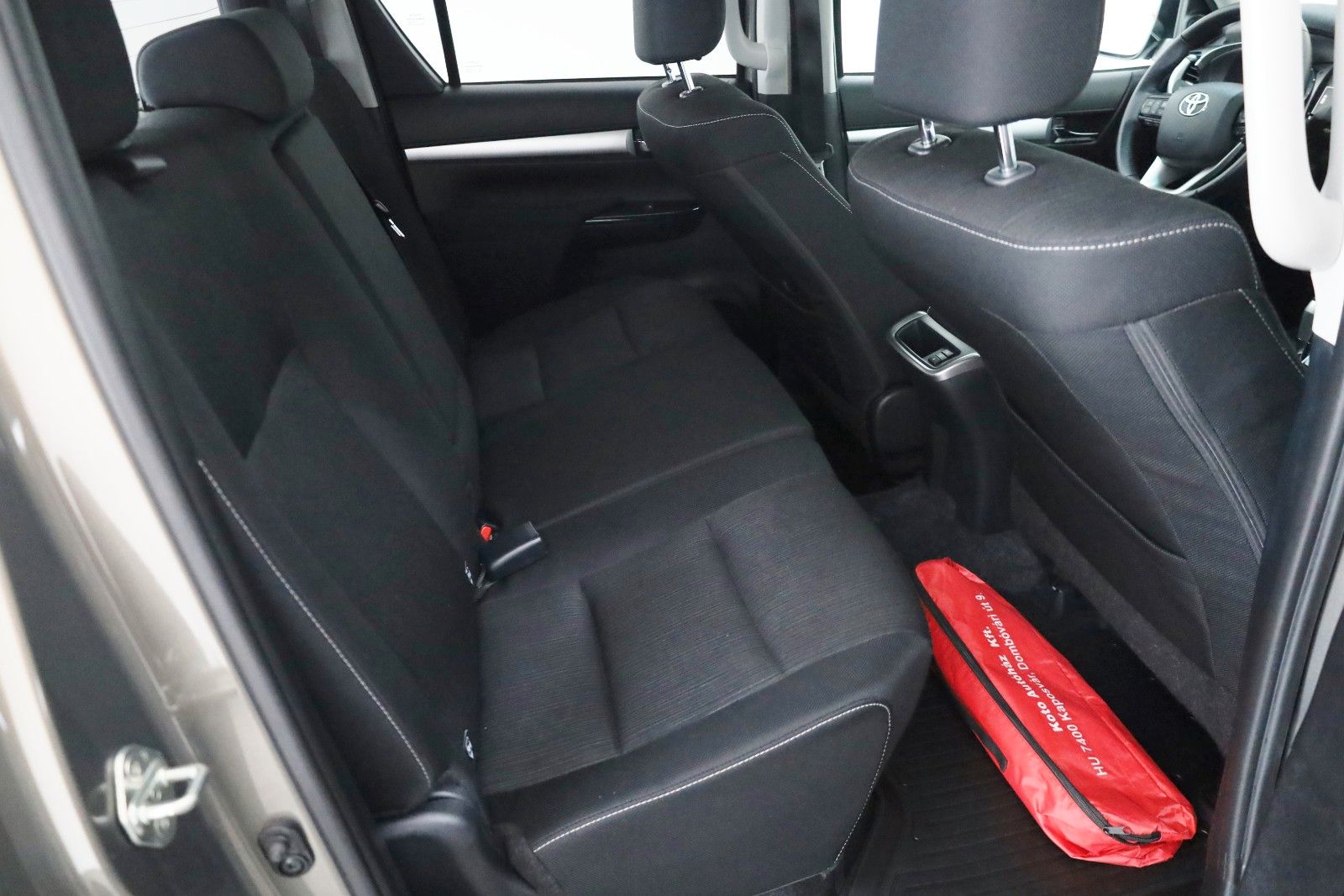 Fahrzeugabbildung Toyota Hilux 2.8 D-4D Executive, CarPlay, Kamera, Rollo