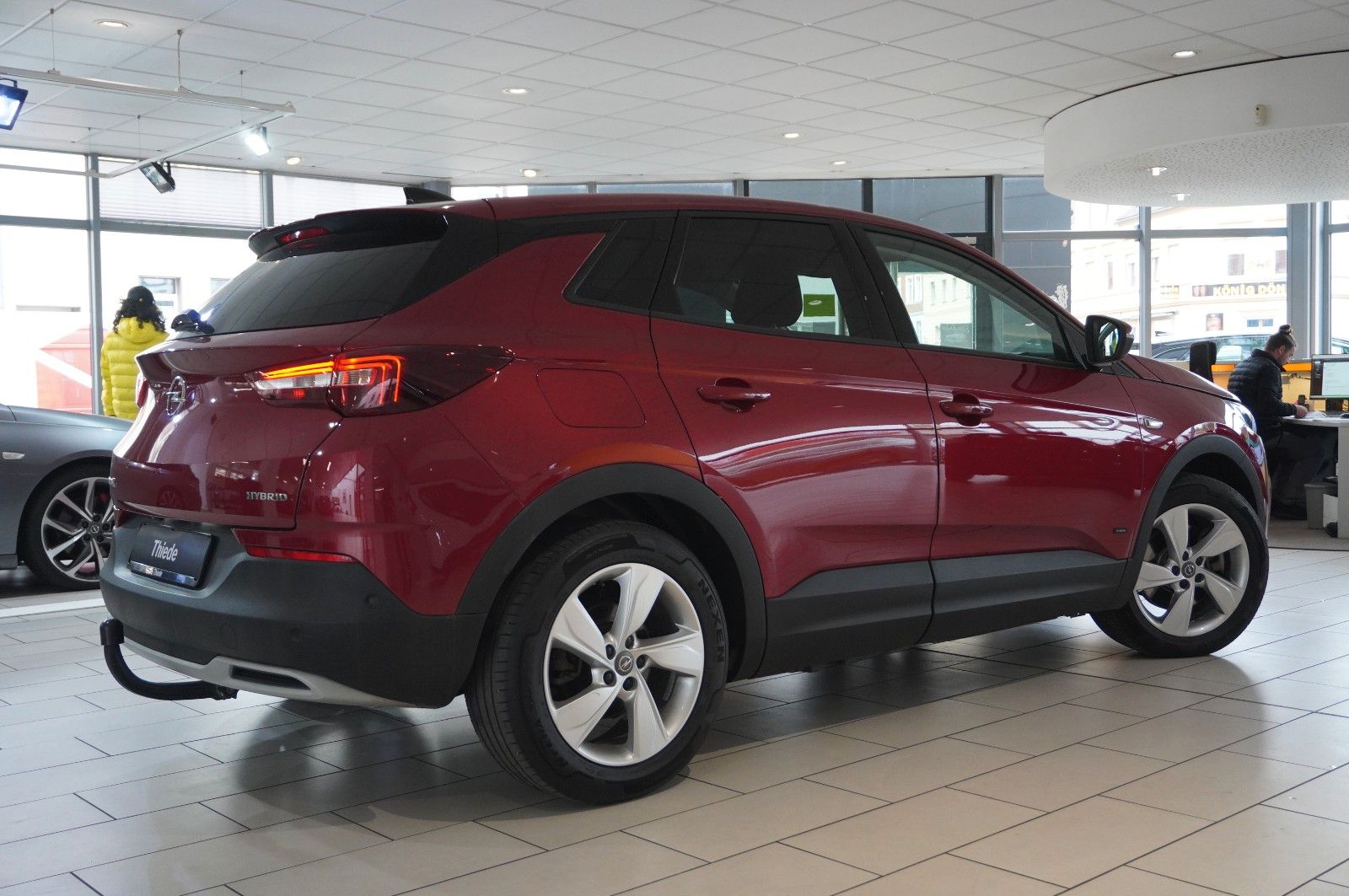 Fahrzeugabbildung Opel Grandland (X) 1.6 HYBRID ELEGAN. NAVI/KAMERA/AHK