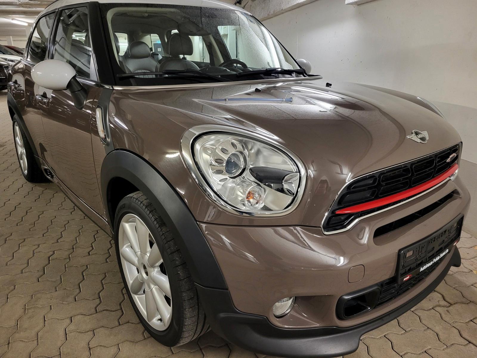 MINI Cooper D Countryman JOHN COOPER WORKS / PANORAMA