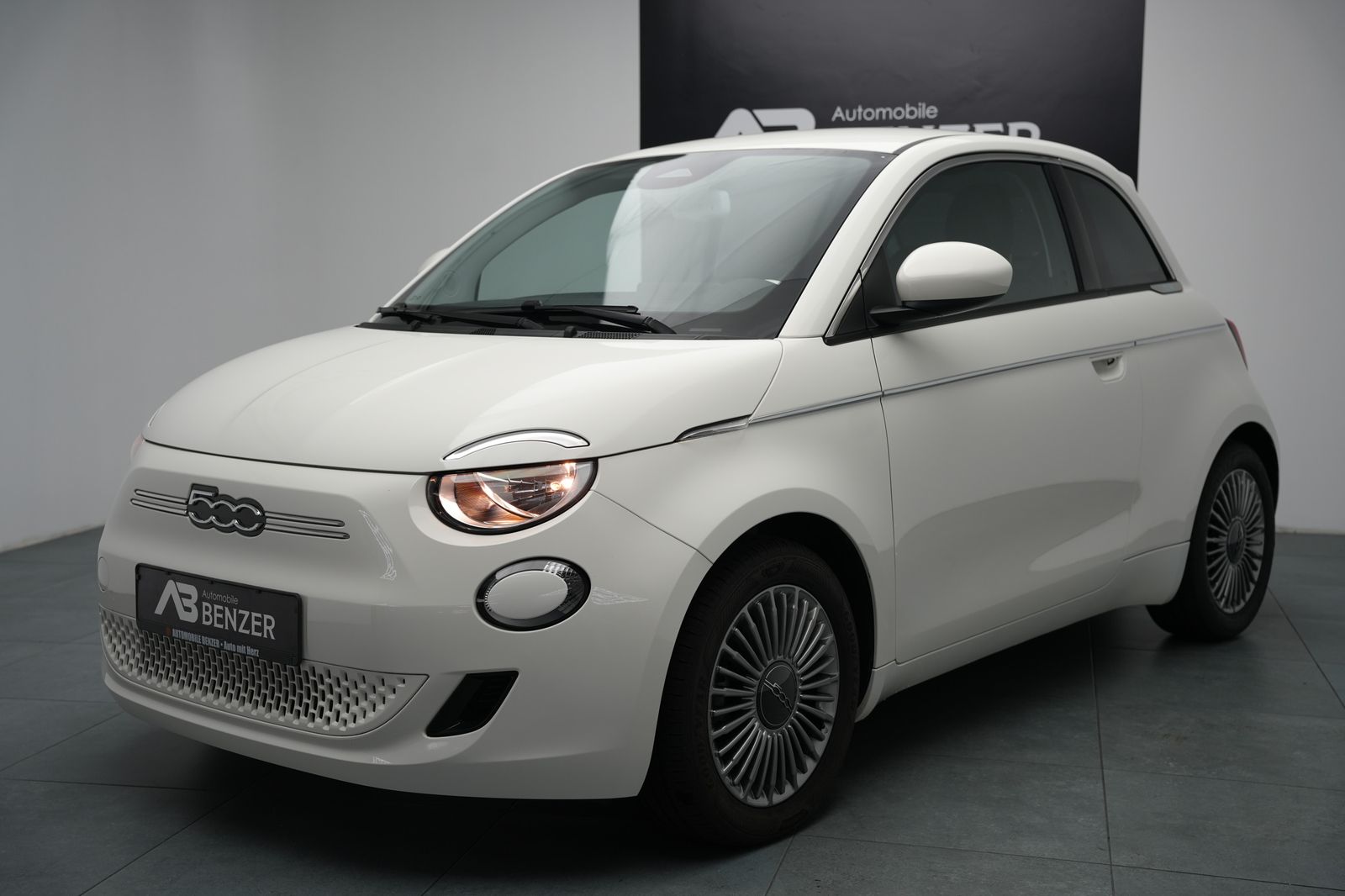 Fahrzeugabbildung Fiat 500 e*Klima*Bluetooth*Spurhalteassistent*Keyless