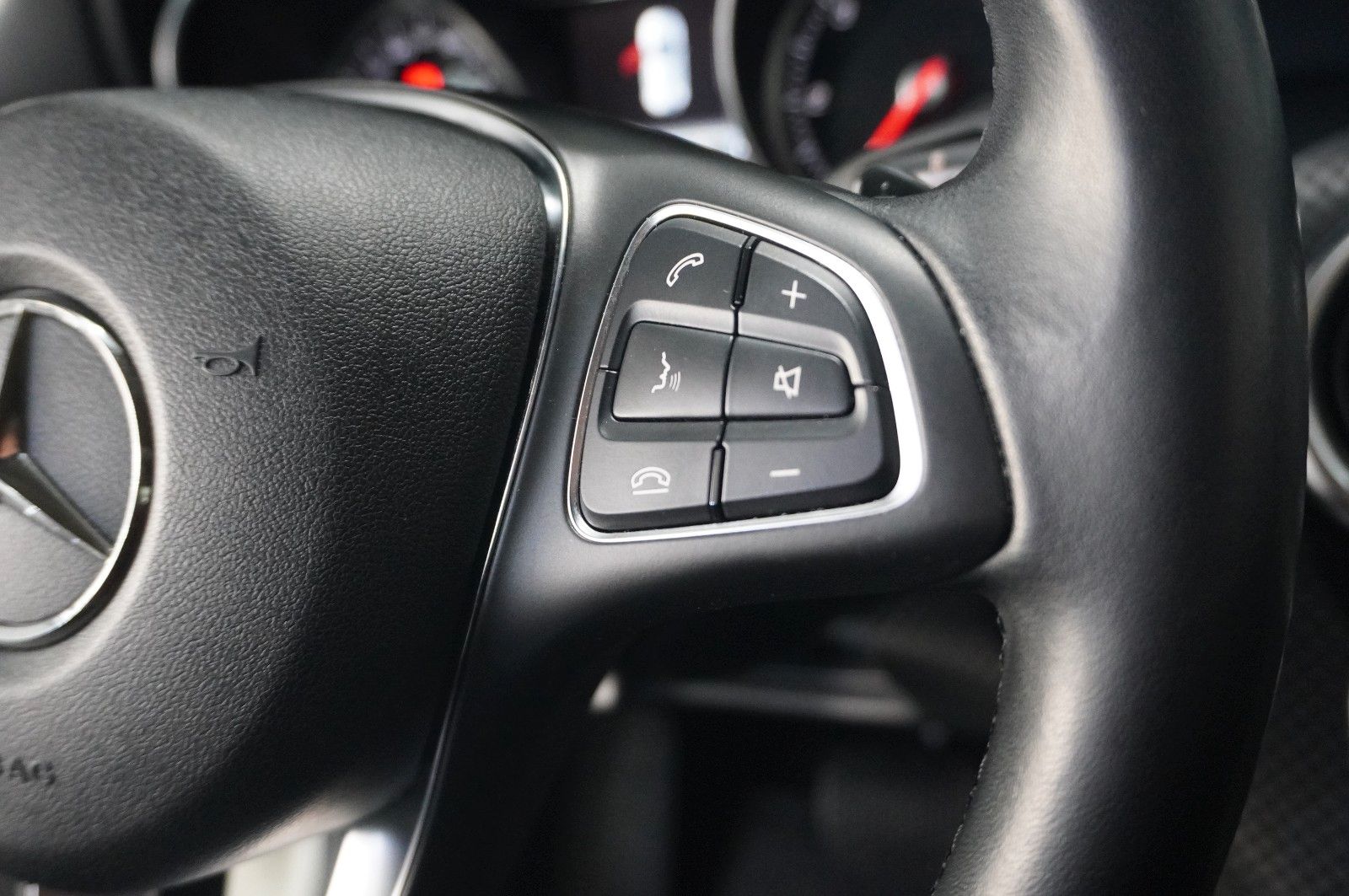 Fahrzeugabbildung Mercedes-Benz A 180 CDI URBAN KLIMA/SHZ/PDC/TEMP./SPORT/AHK