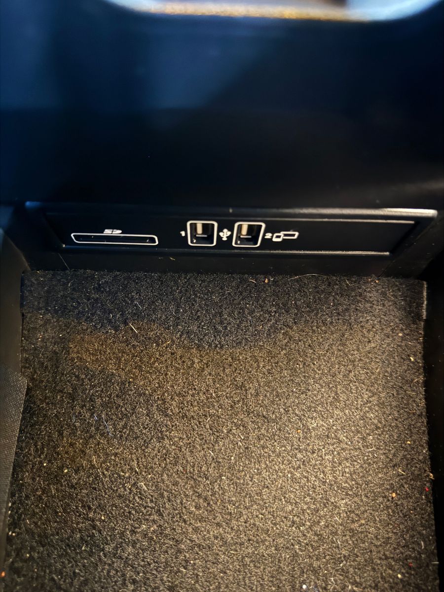 Fahrzeugabbildung Mercedes-Benz C 200 9GT CABRIO 2X AMG LINE AIRSCARF 360°KAMERA