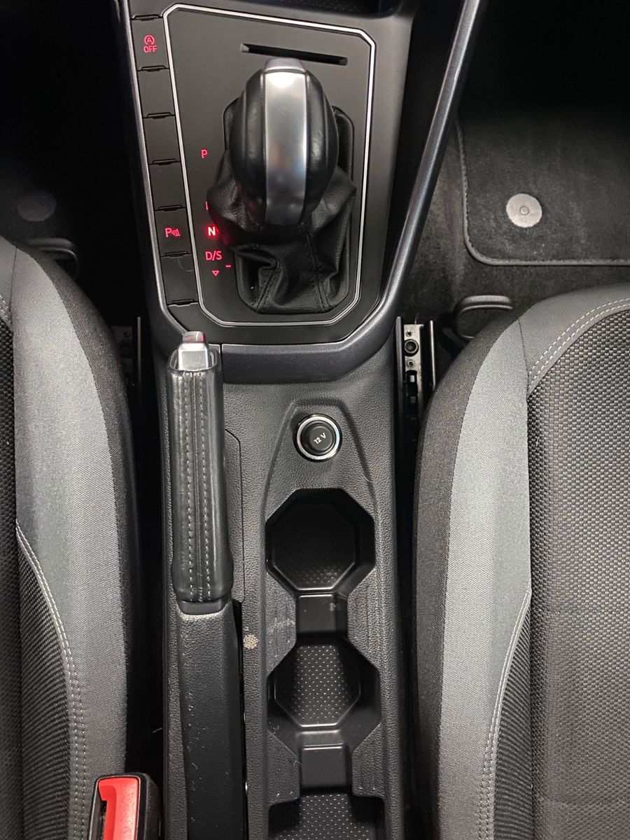 Fahrzeugabbildung Volkswagen Polo 1.0 TSI DSG Highline+NAVI+voll LED+PDC vo+h