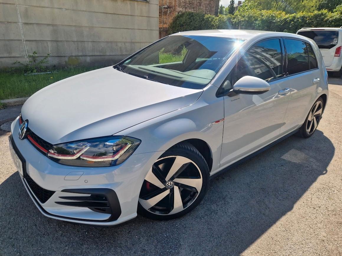 Volkswagen Golf VII Lim. GTI BMT DSG Led ACC 81Tkm.