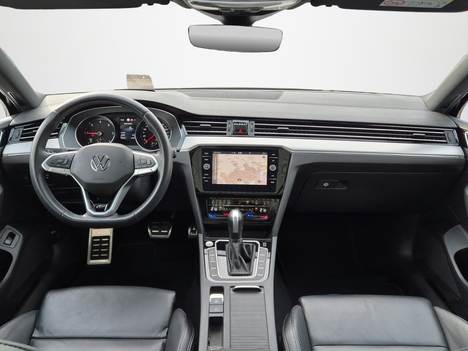 Fahrzeugabbildung Volkswagen PASSAT VAR. 2.0 TDI R-LINE 19" HUD KAM AHK PANO
