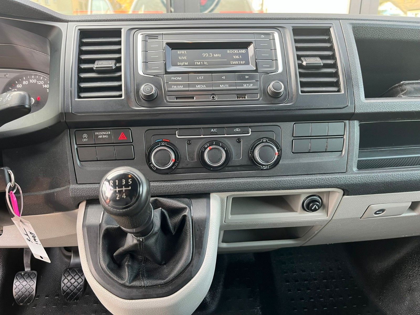 Fahrzeugabbildung Volkswagen T6 Transporter Kasten-Kombi EcoProfi 1.Hand