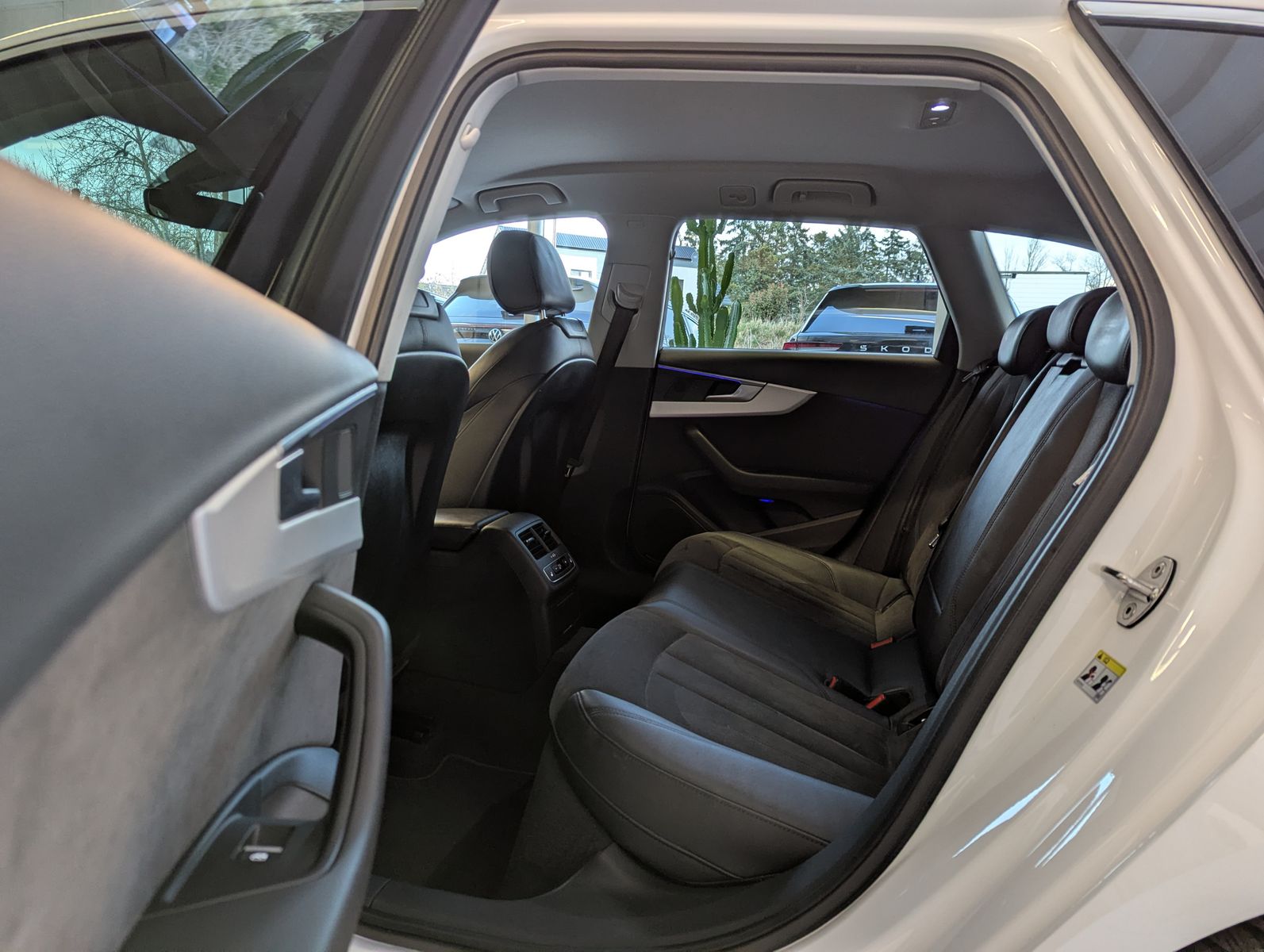 AUDI A4 2.0 TDI design ultra Sport-Fahrwerk Alcantara - Image 15