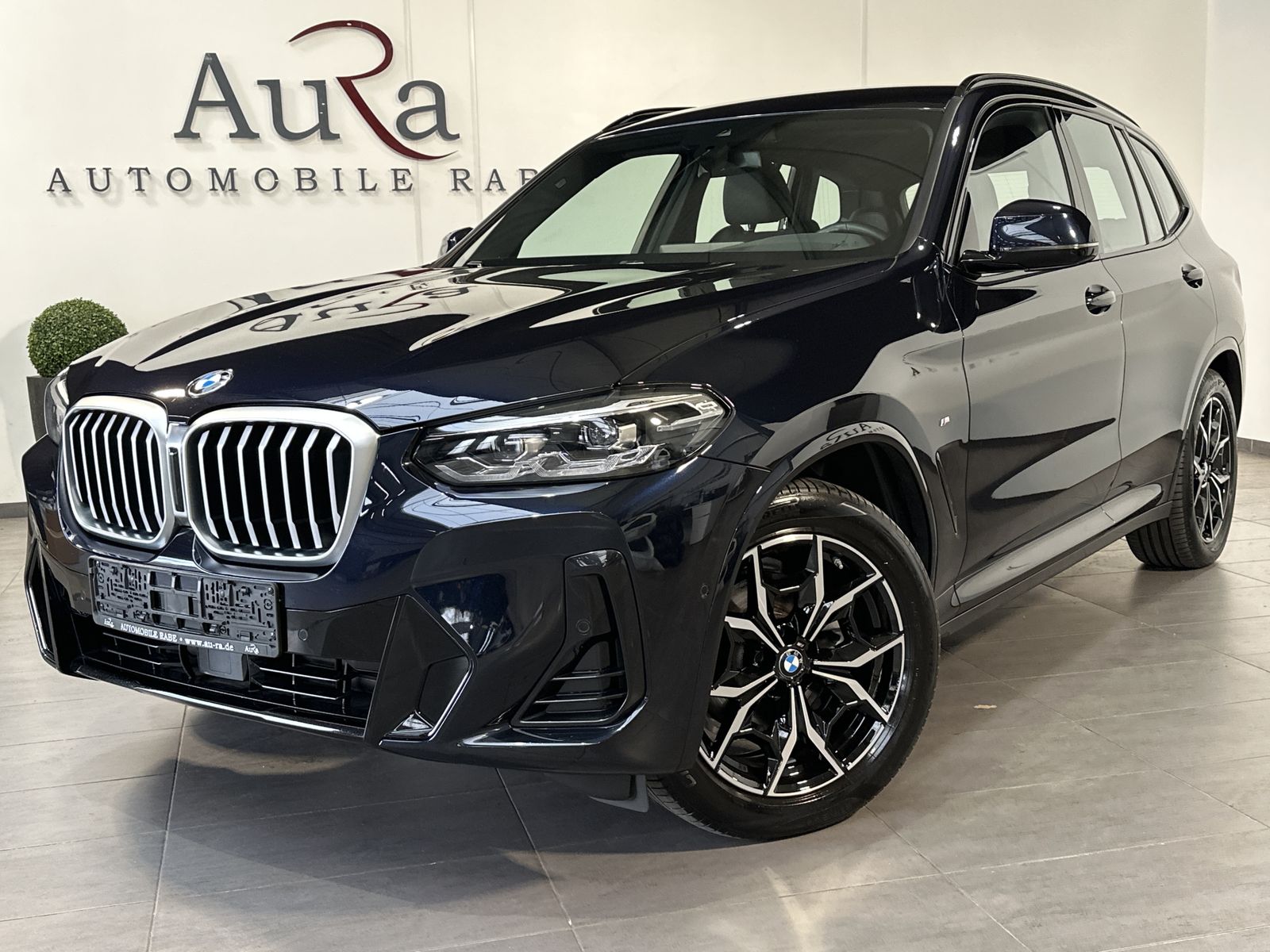 Fahrzeugabbildung BMW X3 xDrive20d M-Sport NAV+LED+HEAD-UP+ACC+19ZOLL