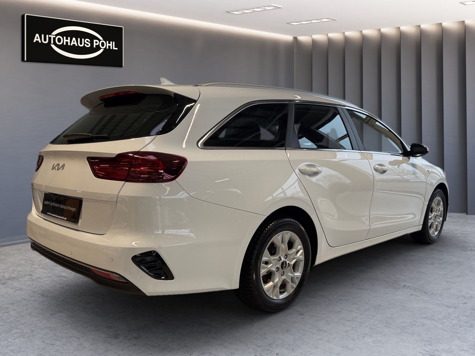 Fahrzeugabbildung Kia CEED_SW 1.5T 140 DCT7 VIS KOMF+ (NAV)