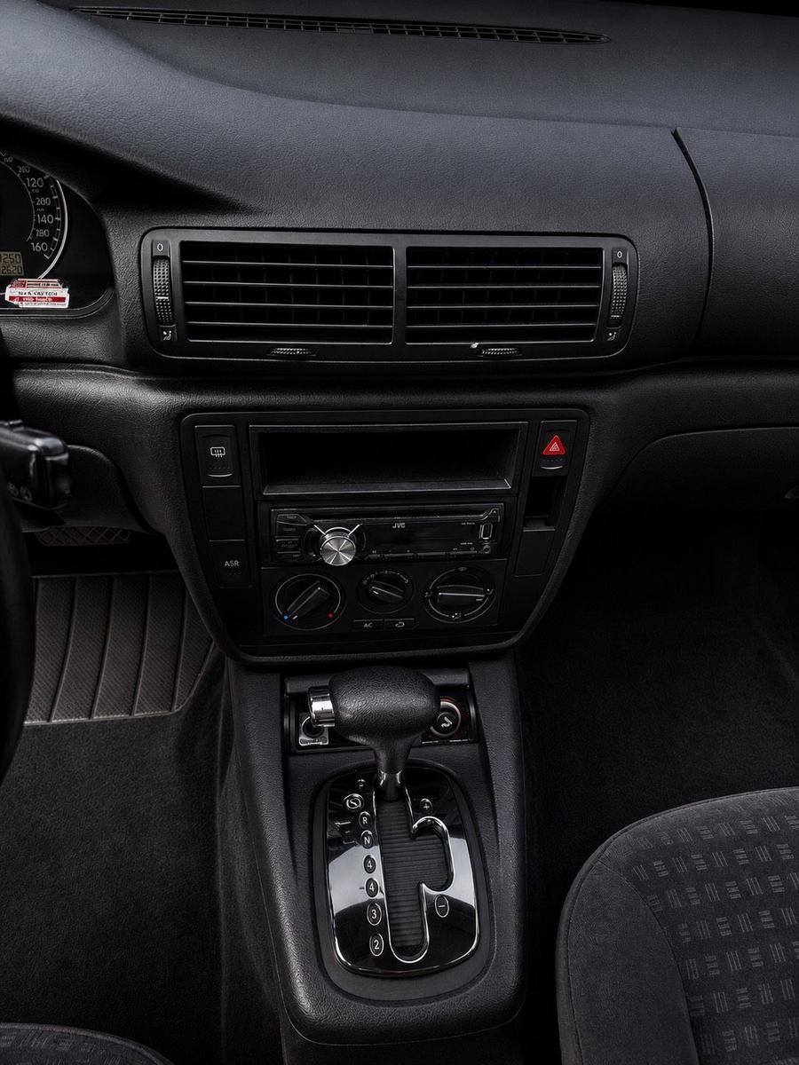 Volkswagen Passat 2004 — photo 6