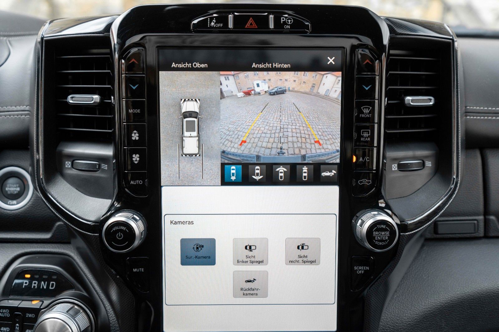 Fahrzeugabbildung Dodge RAM 5,7L Laramie CC 4X4 360° LED CARPLAY LPG AHK