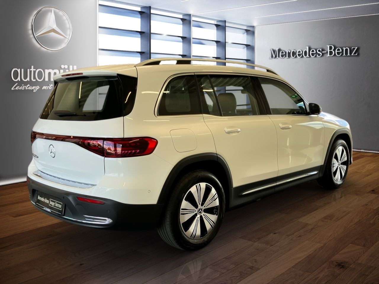 Fahrzeugabbildung Mercedes-Benz EQB 250+ BONUS+PANORAMA+360°+DISTRONIC+CARPLAY++
