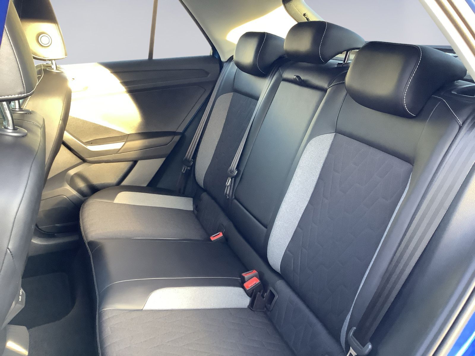 Volkswagen T-Roc - Bild 13