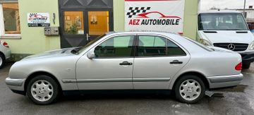 Mercedes E 230 - 2
