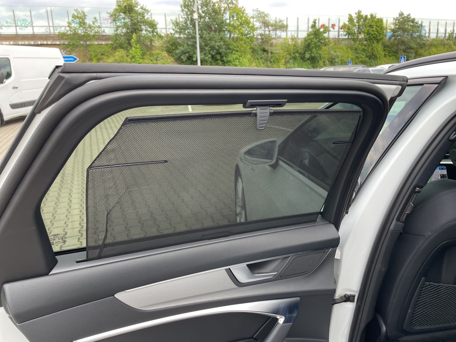 Fahrzeugabbildung Audi A6 Avant TFSI e quattro S line Matrix Navi SHZ