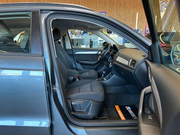 Audi Q3 *Bi-XENON*SITZHZ*PDC*1.AND*TEMPOMAT*