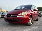 Peugeot 807 Tendance - Peugeot 807 mit Benzin-Antrieb