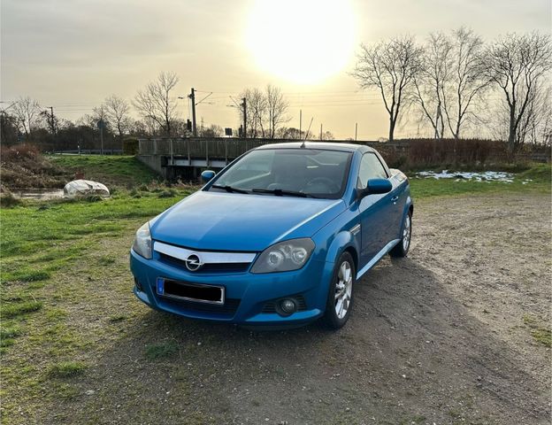 Opel Tigra Twintop 1.8