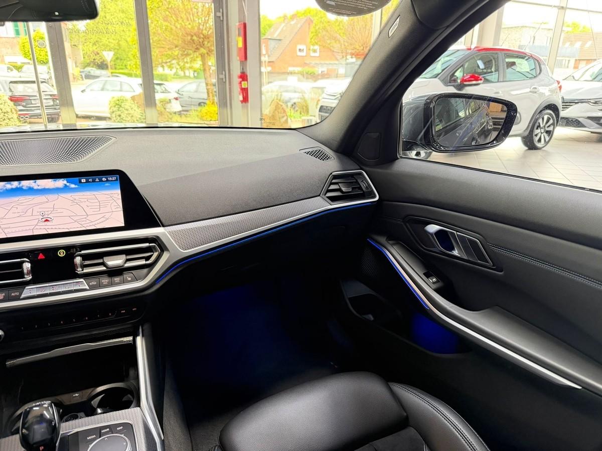 BMW 330i M SPORT 258CH