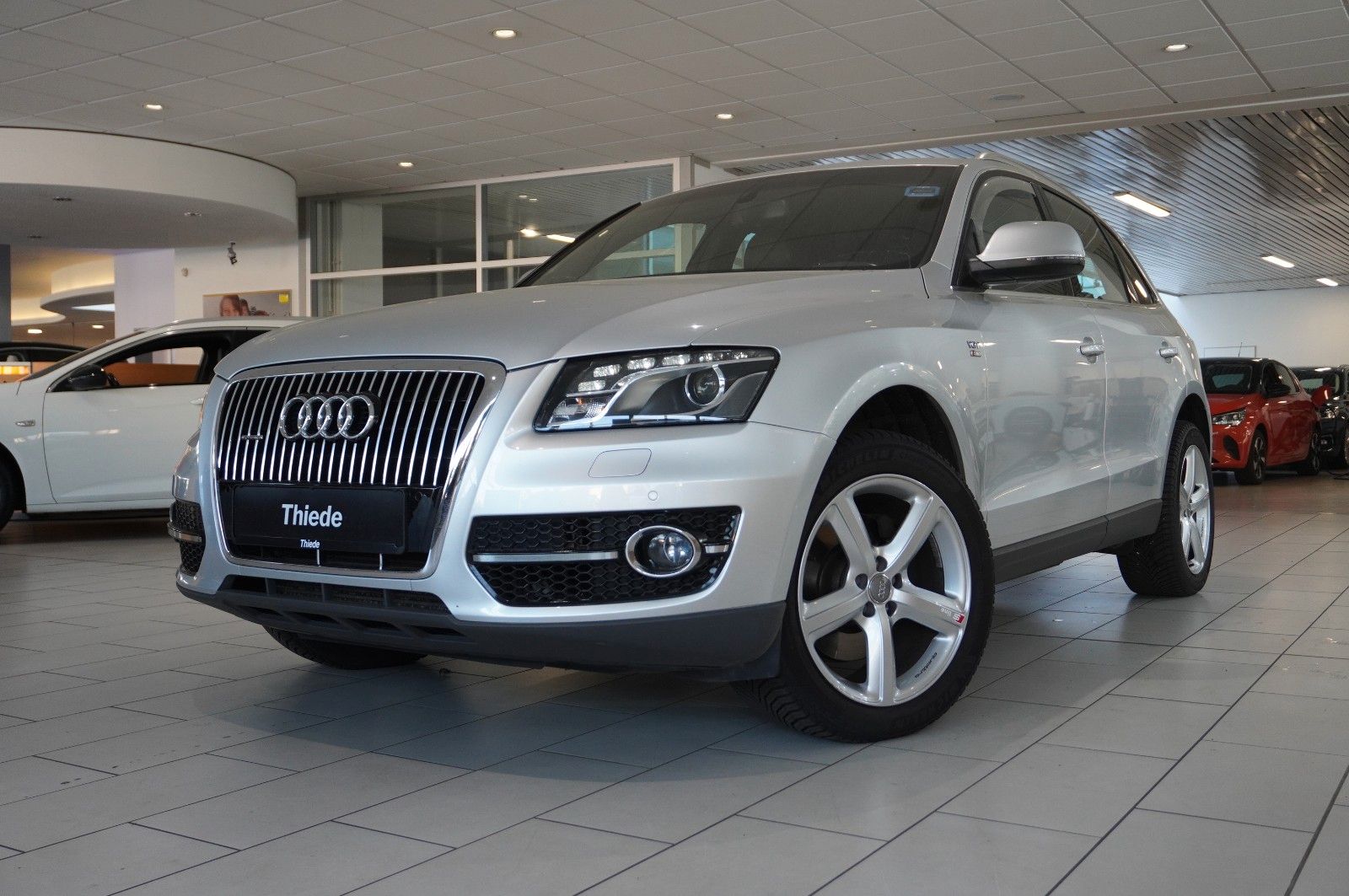 Fahrzeugabbildung Audi Q5 3.0 TDI V6 S-LINE QUATTRO NAVI/BI-XENON/SPORT
