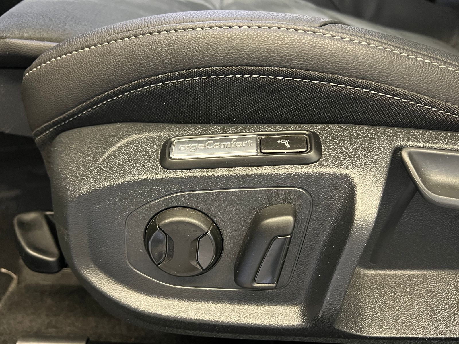 Fahrzeugabbildung Volkswagen Arteon Shooting Brake R-Line 2.0 TDI DSG 4Motion