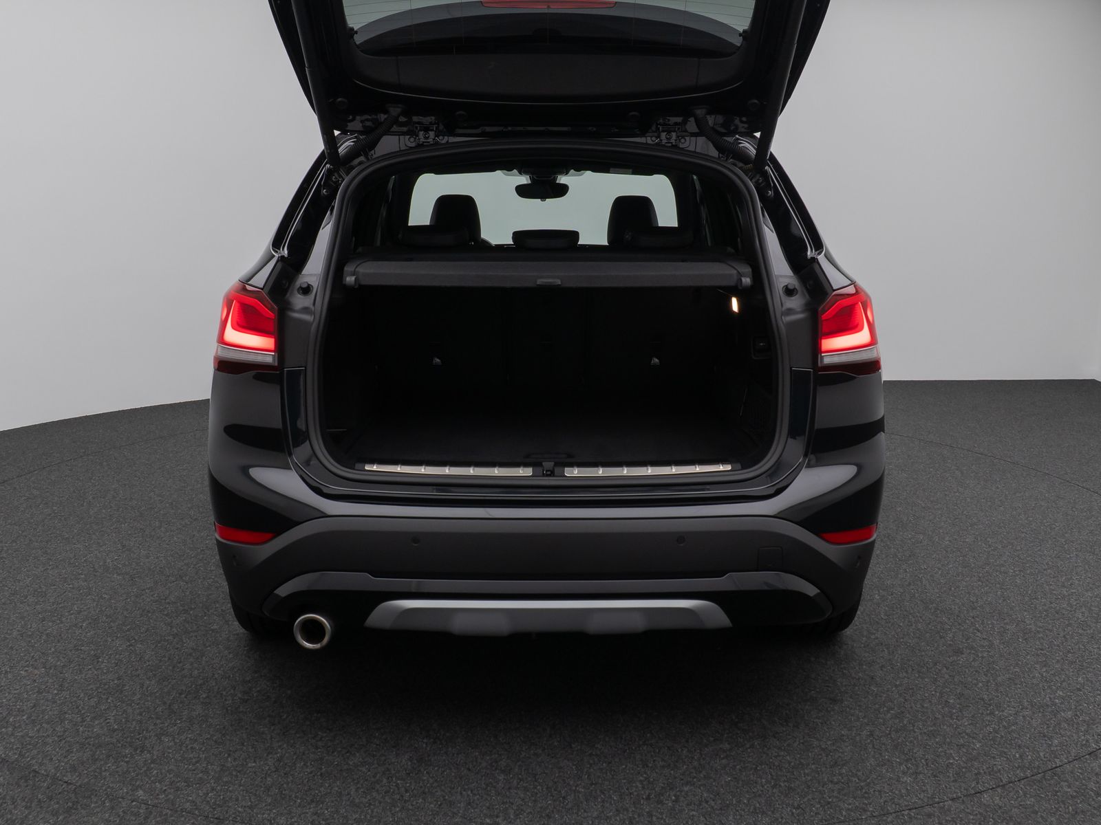 Fahrzeugabbildung BMW X1 xD25e xLine Kamera HUD DAB H/K Komfort Sport