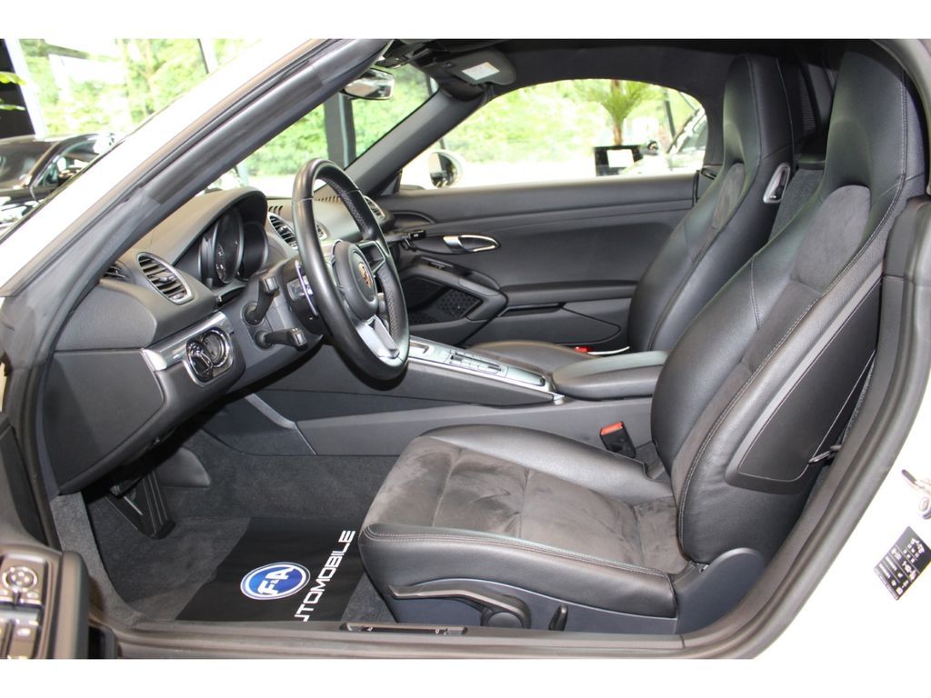 Fahrzeugabbildung Porsche Boxster R.Kamera+Klangpaket+19"S LM+Alcantara