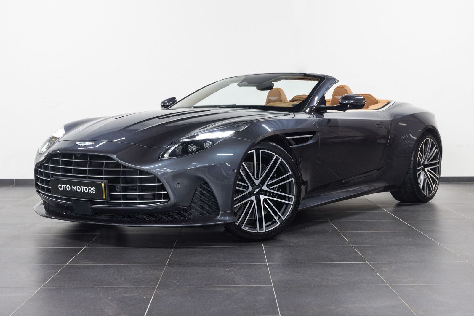 ASTON MARTIN DB12