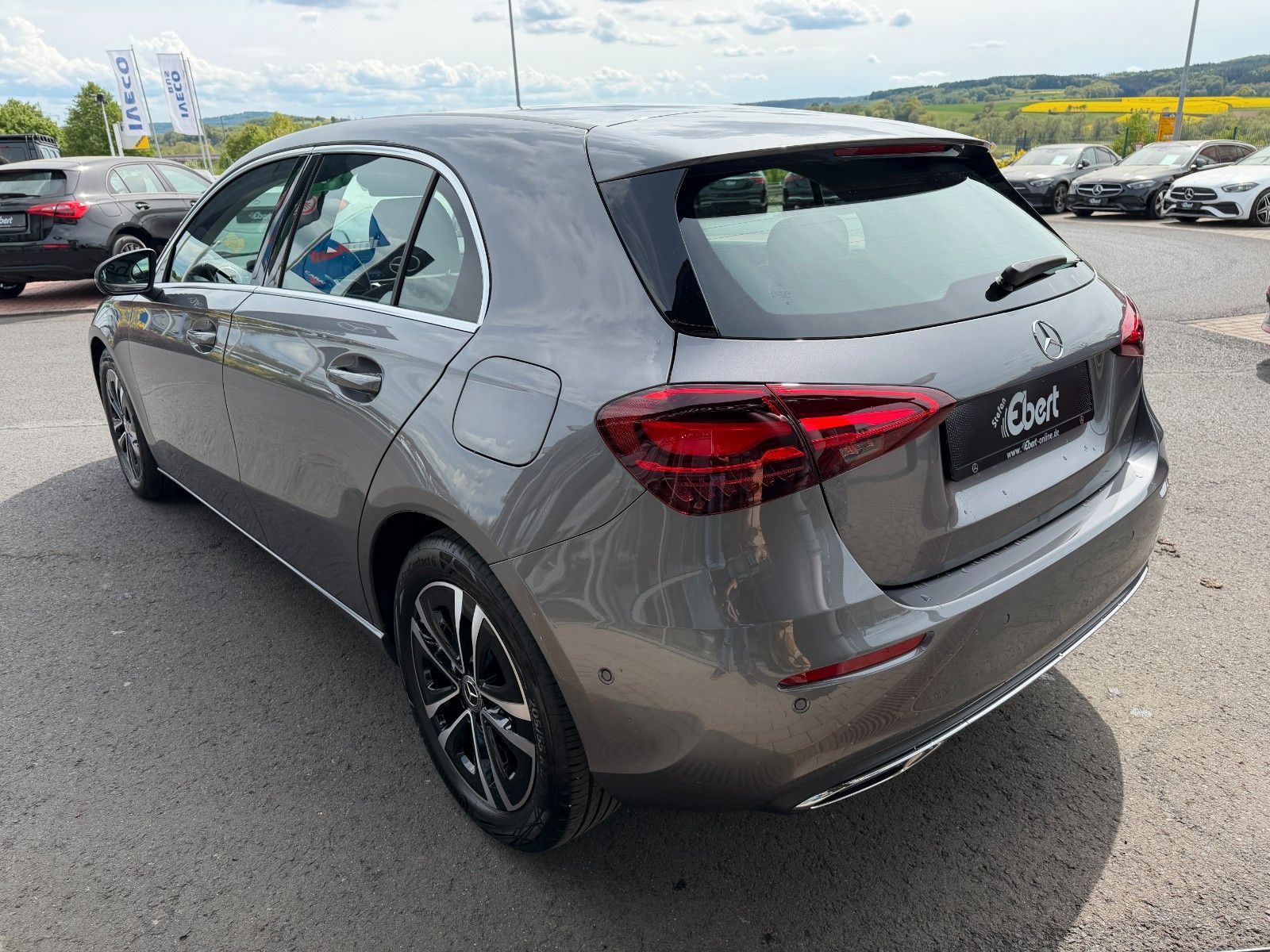 Fahrzeugabbildung Mercedes-Benz A 200 Progressive R-Kamera+LED+DAB+IHC+MBUX