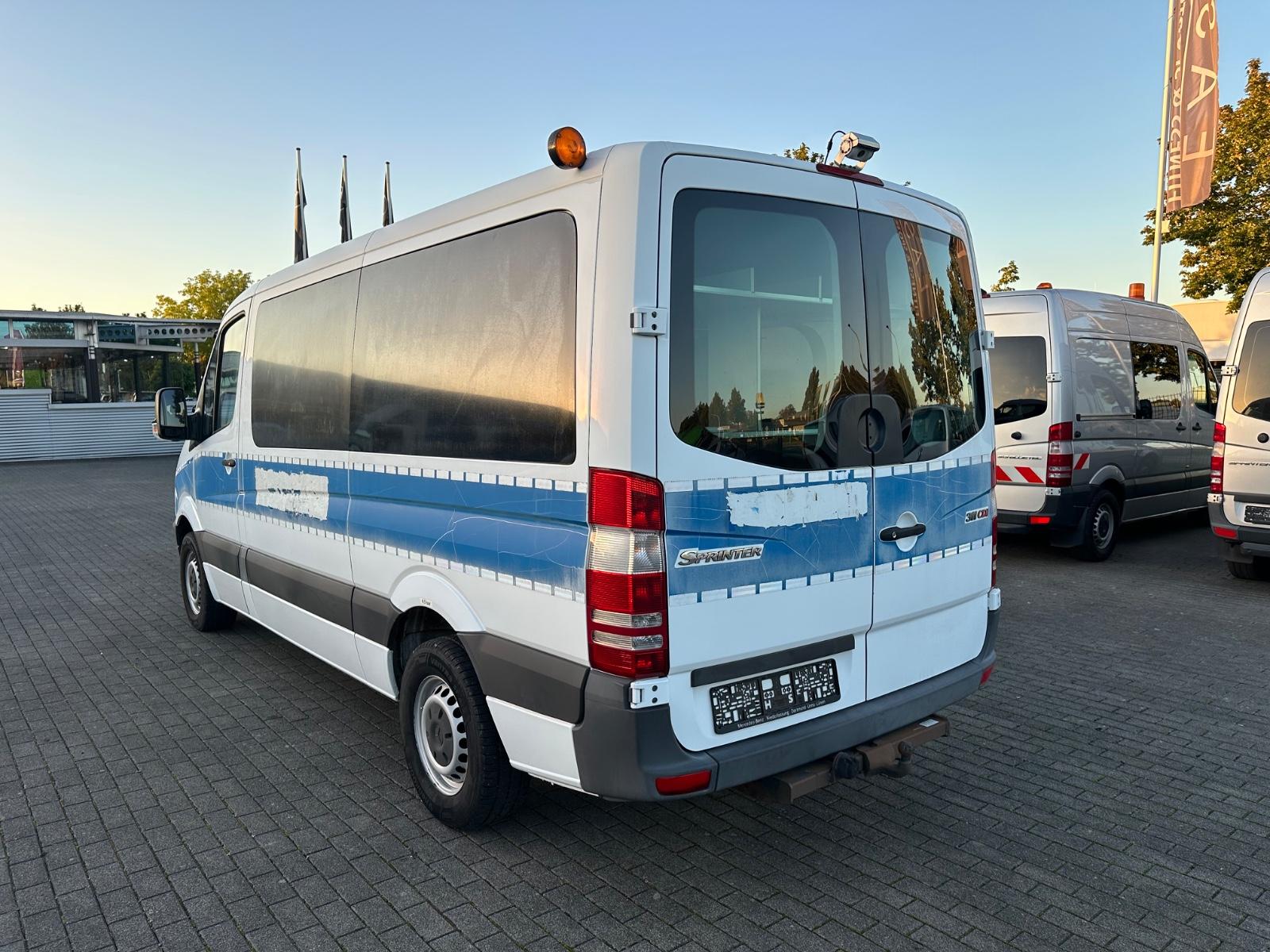Mercedes-Benz Sprinter 311 CDI L2H1 8Sitzer Klima Autom. AHK