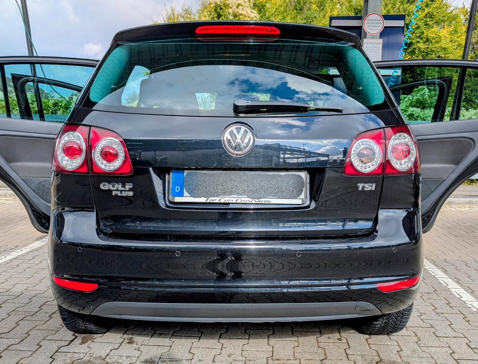 Volkswagen Golf Plus 2011 — interior