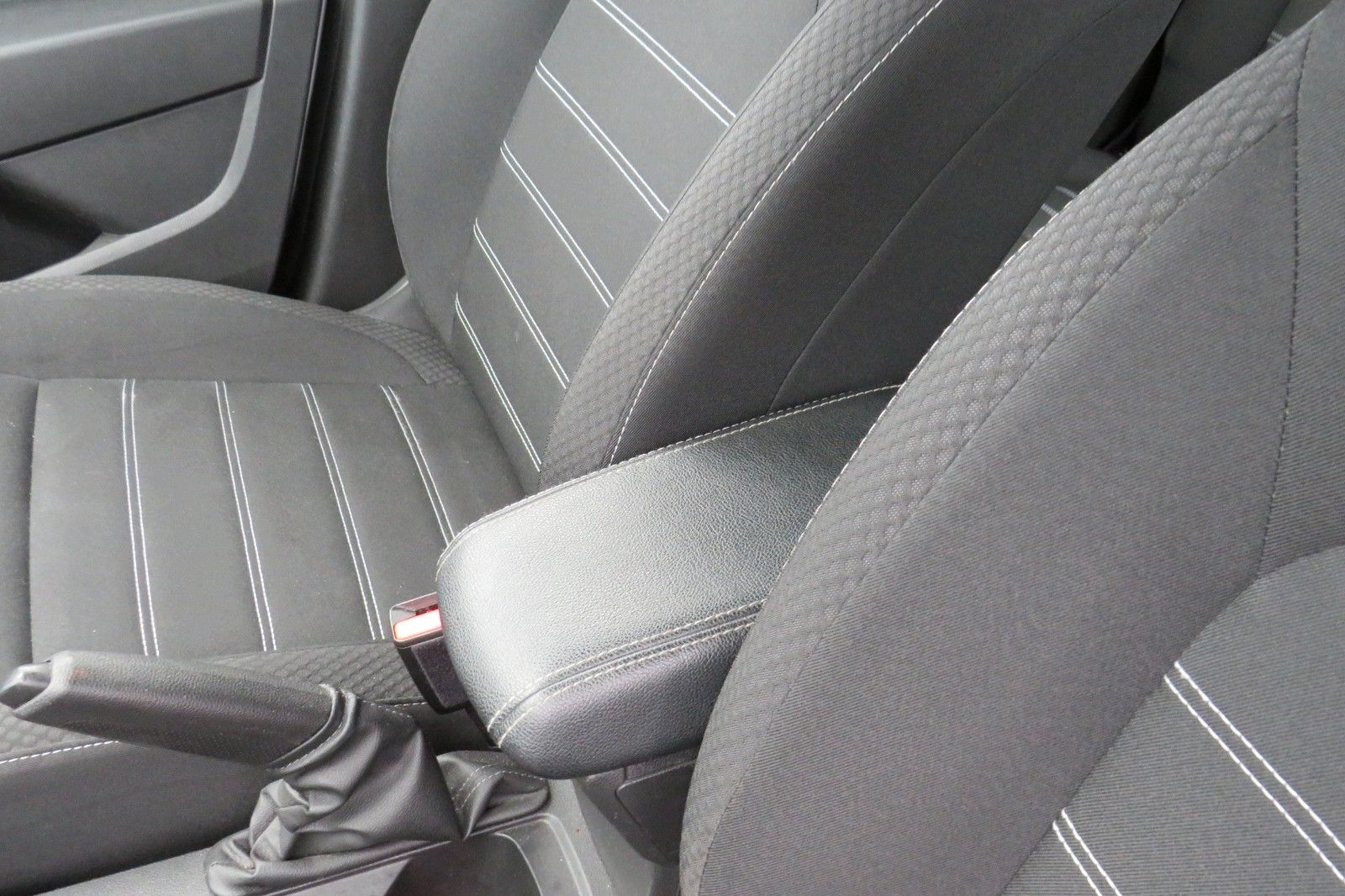 Fahrzeugabbildung Dacia Duster II Expression DIESEL NAVI ALU LED 1.HAND