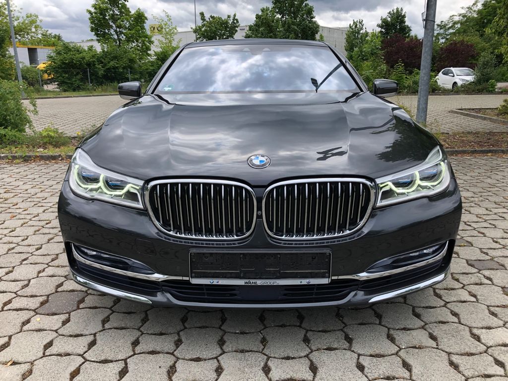 Image of BMW 740