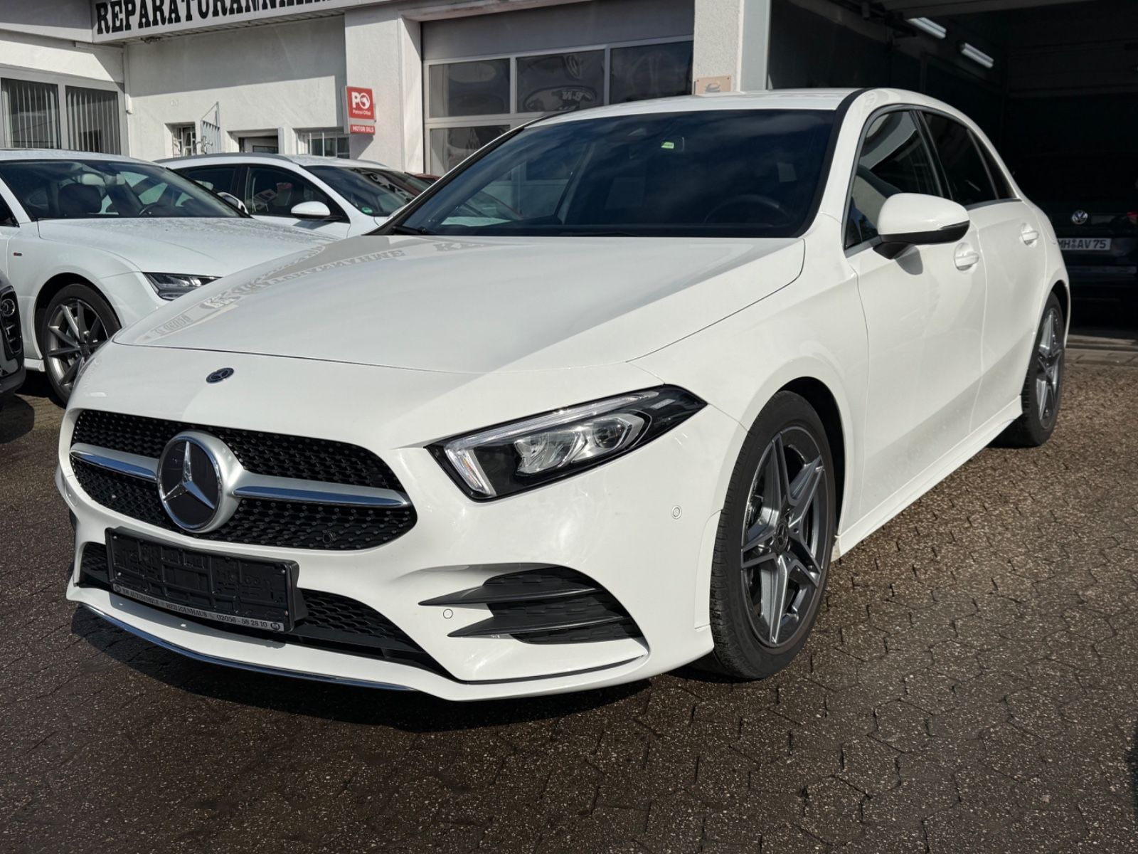 MERCEDES-BENZ A 250*AMG*NeuesModel*Cam*Navi*LED
