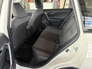 Toyota RAV 4 - 8
