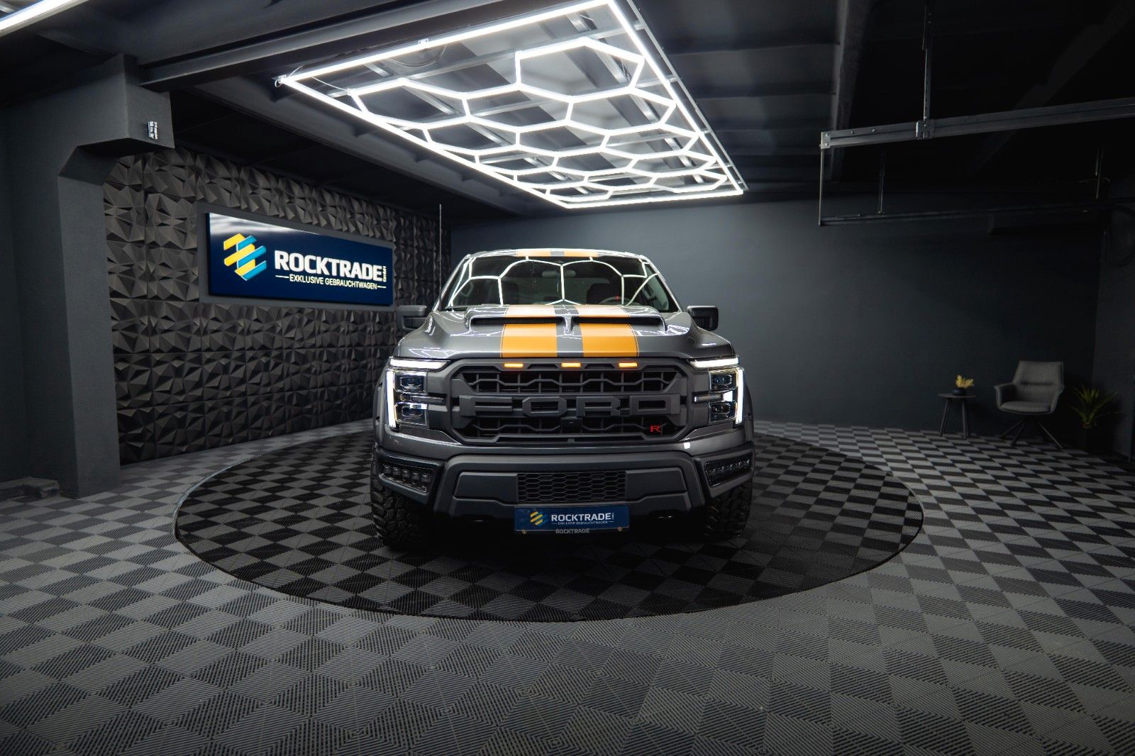 Fahrzeugabbildung Ford F150 5.0L V8 4x4 Offroad SuperCrew RAPTOR 19%