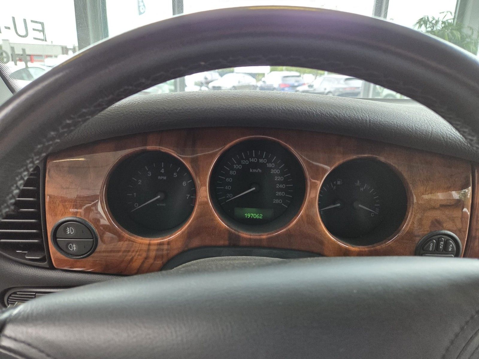 Fahrzeugabbildung Jaguar XJ8 3.2 Executive