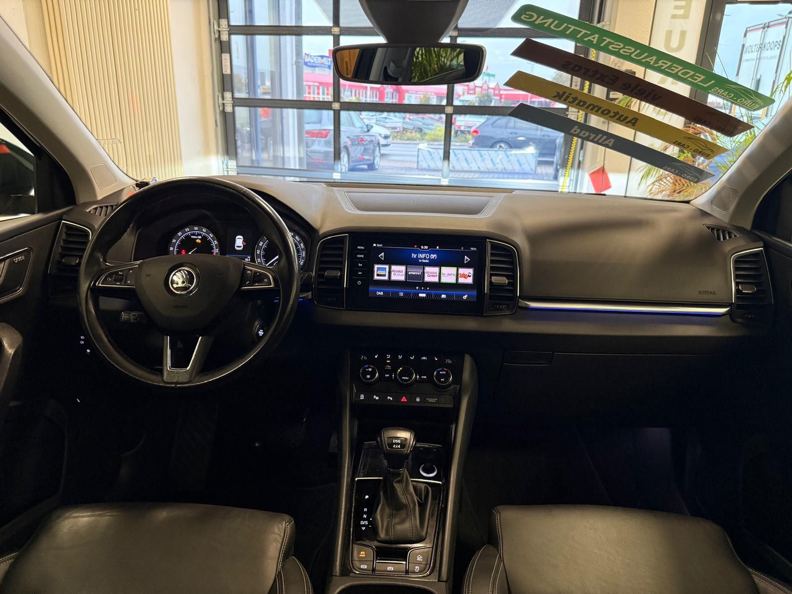 Fahrzeugabbildung SKODA Karoq Style 4x4 / AHK/ALLRAD/LED/KAMERA/LEDER
