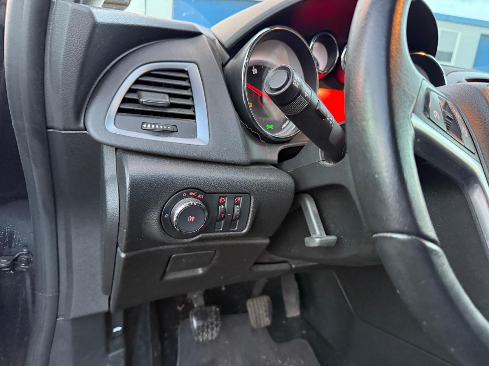 Opel Astra 2015 — photo 14