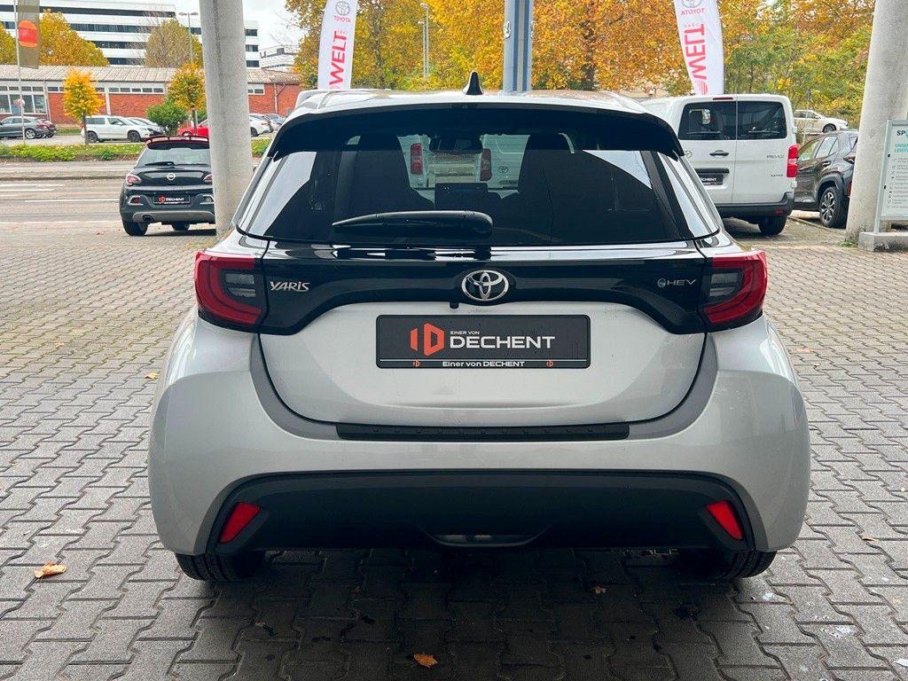 Fahrzeugabbildung Toyota Yaris Hybrid Teamplayer Comfortpaket