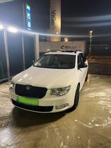 Skoda Superb Combi 3.6 V6  260 PS  Top A... - Skoda Superb: V6