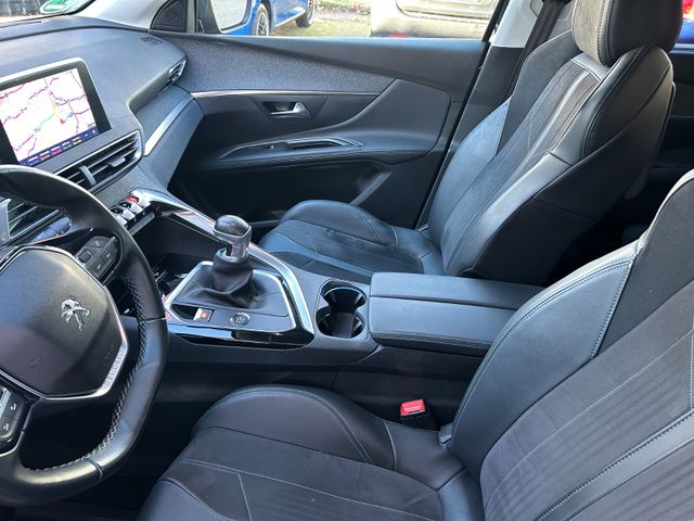 Fahrzeugabbildung Peugeot 5008 Crossway+Kamera+AHK+Navi+LED+BT+LM+WR+SHZ